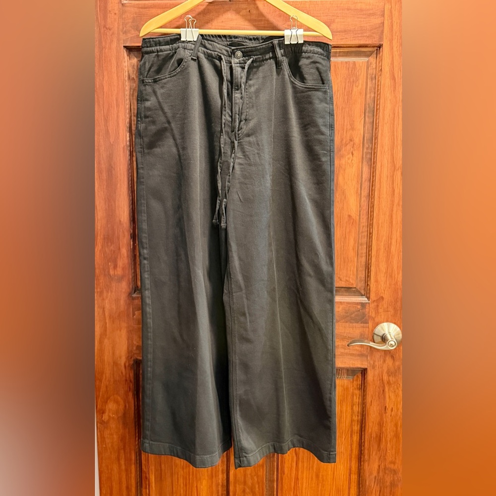 American Age Black Joggers